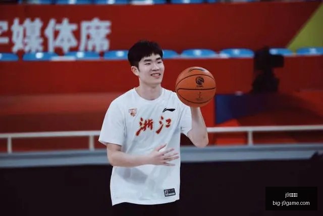 蜘蛛侠,穿梭多元宇,宙全新海报,j9九游会官网,j9九游会直播,j9九游会下载,j9九游会娱乐,j9九游会互动体验
